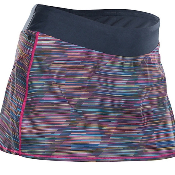 SUGOI FUSION SKORT NWT XS, gray with multi color stripes and hot pink tr… - Picture 1 of 7